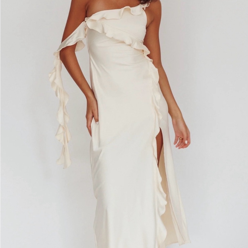 Selfie Leslie One Shoulder Cream Dress